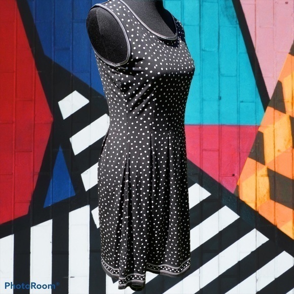 💐💐NWT PRETTY POLKA DOT DRESS 💐💐 - Picture 3 of 13